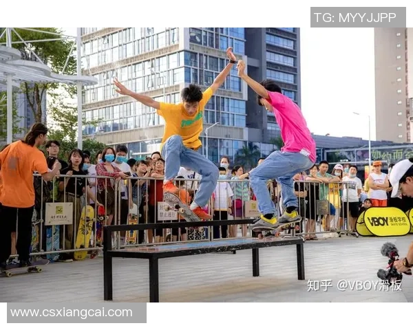 广州滑板队的包夹战术解析与实战应用探讨